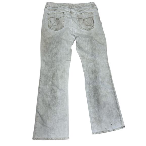 Chico’s Platinum Denim Flare Jeans Size 1 US 8–10 Ultimate Fit Gray stone Wash‎ - Picture 1 of 9